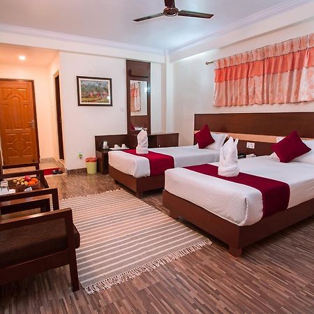Hotel Spring Покхара Екстер'єр фото