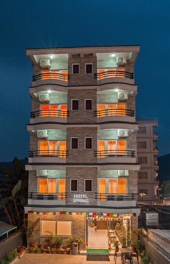 Hotel Spring Покхара Екстер'єр фото