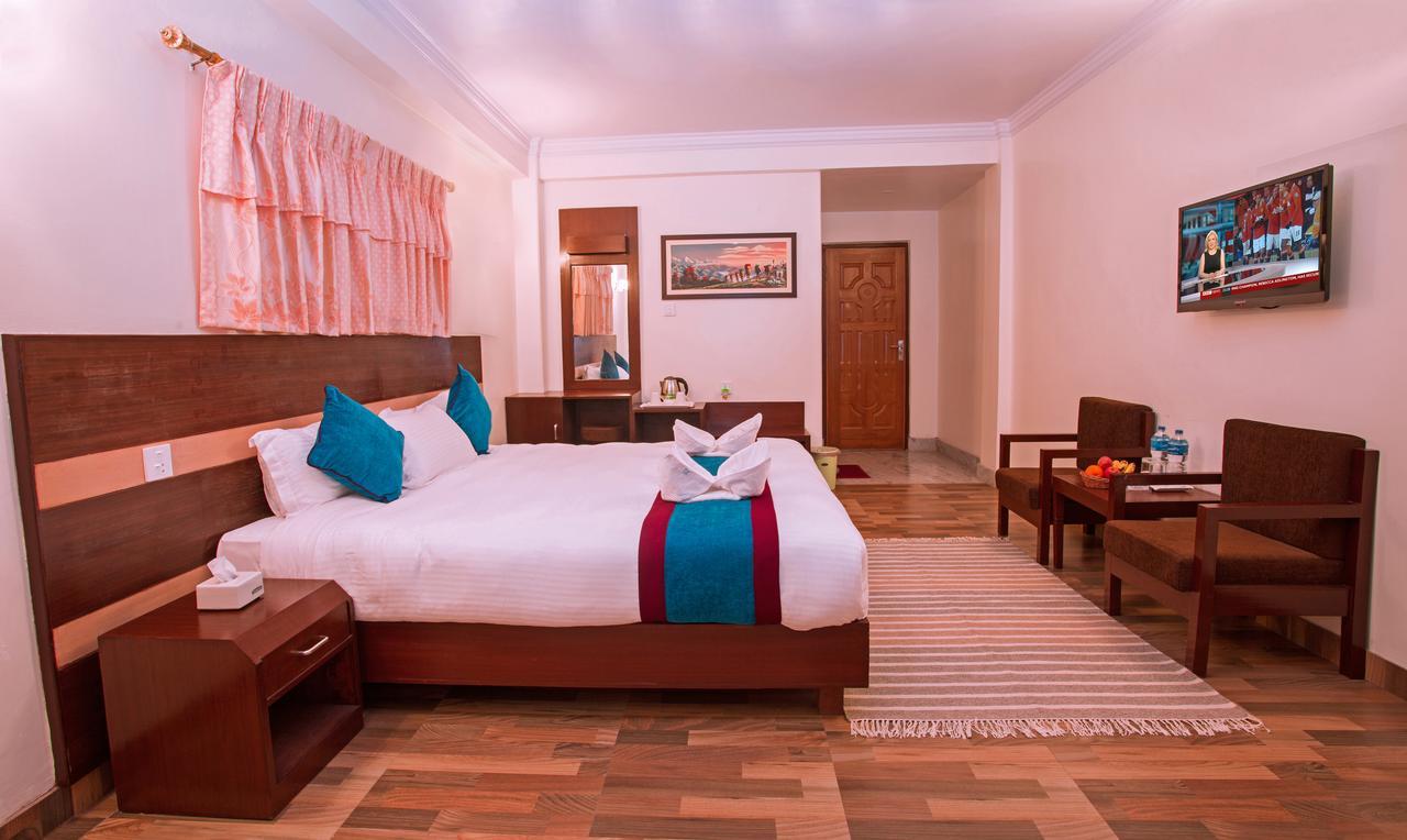 Hotel Spring Покхара Екстер'єр фото