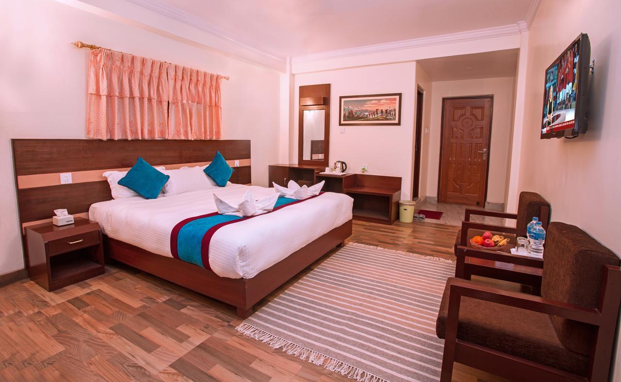 Hotel Spring Покхара Екстер'єр фото