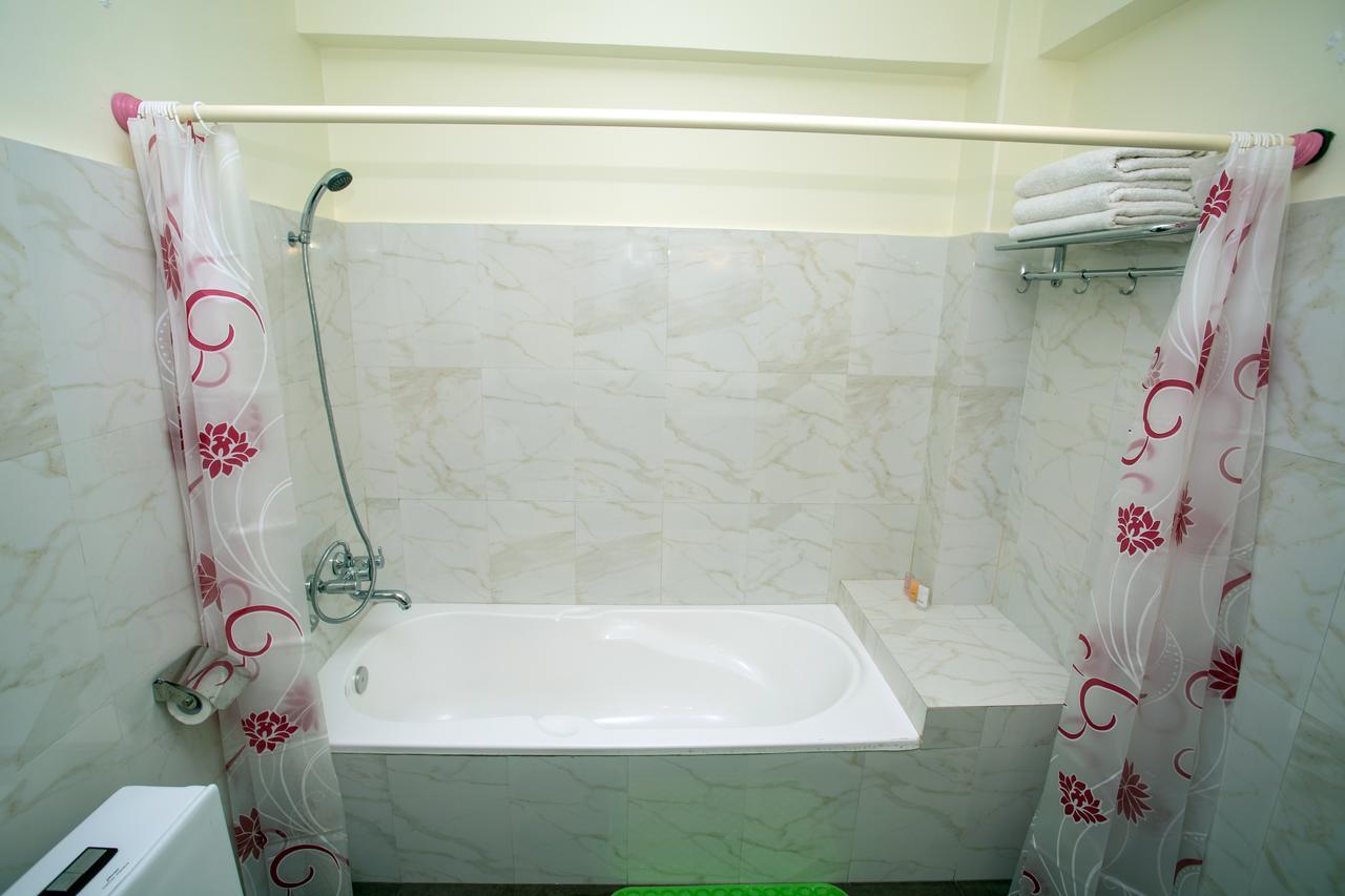 Hotel Spring Покхара Екстер'єр фото
