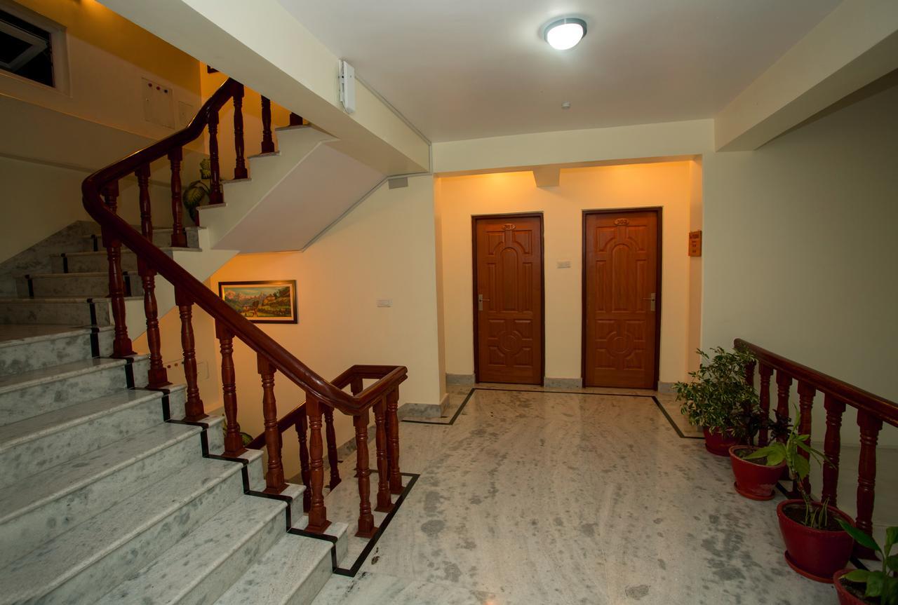Hotel Spring Покхара Екстер'єр фото